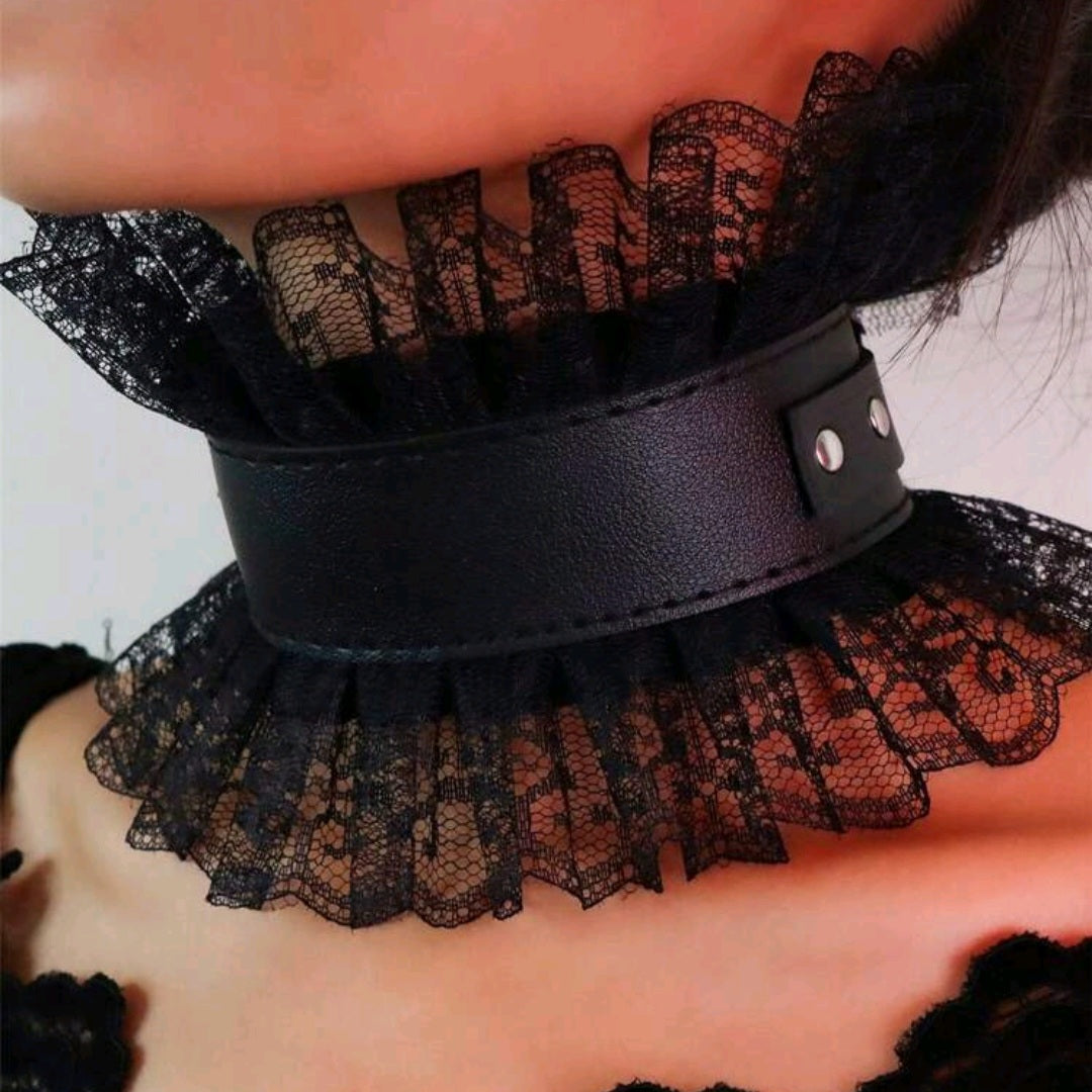 Lace Ruffle Collar